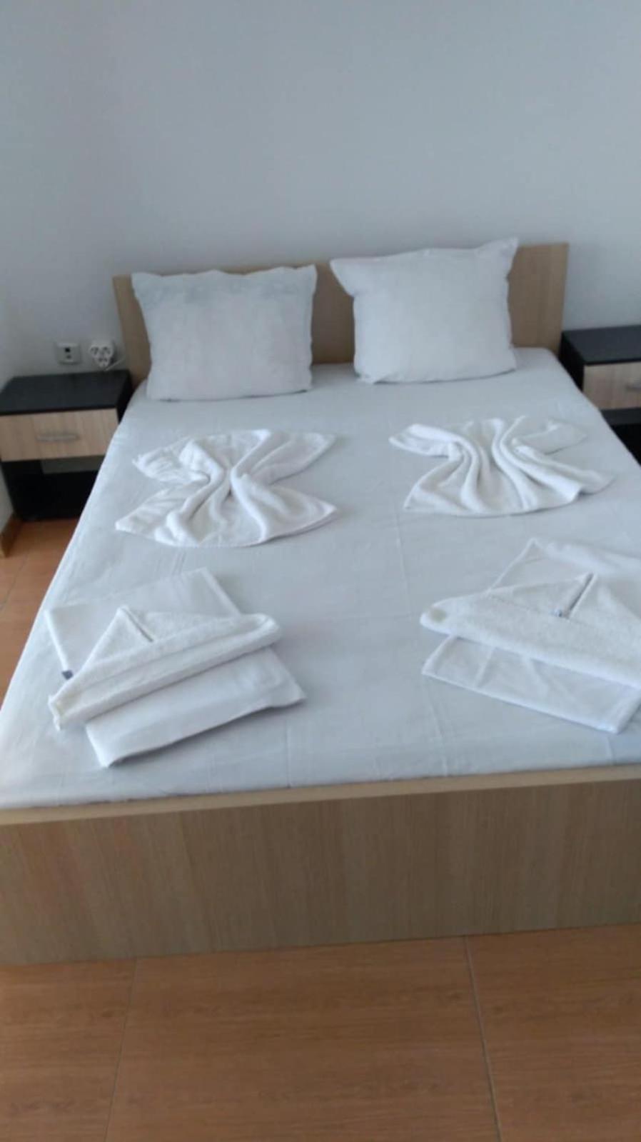 Grand Kameliq Apartment Pantai Sunny Bagian luar foto