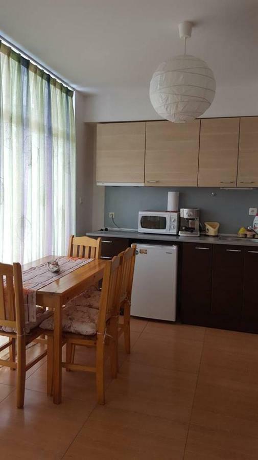 Grand Kameliq Apartment Pantai Sunny Bagian luar foto